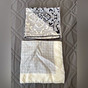 Tom Ford Gray and White Geometric Pocket Squares/Handkerchiefs